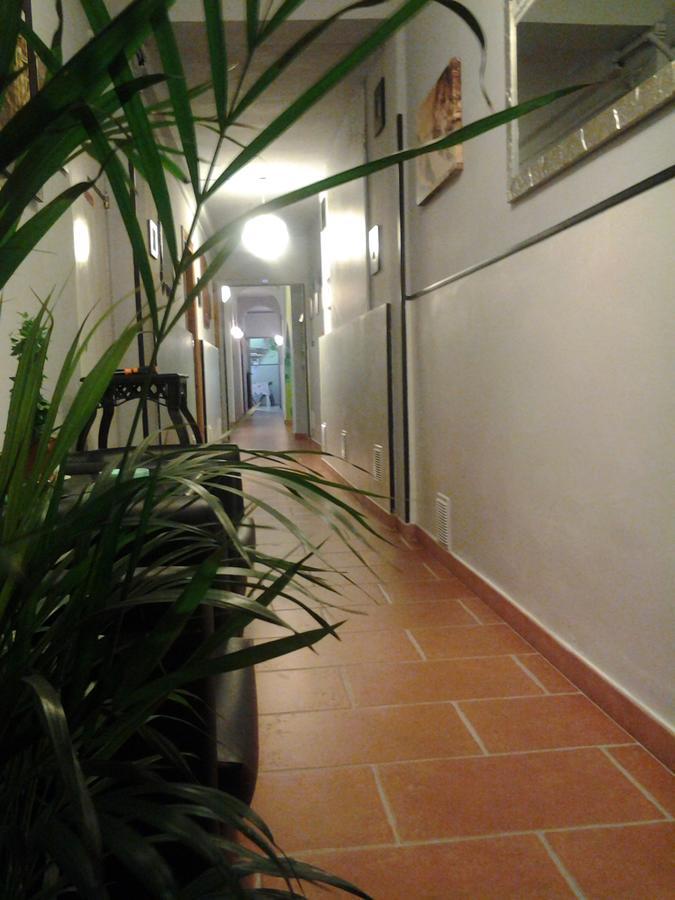 Emerald Fields Hostel Firenze Eksteriør billede